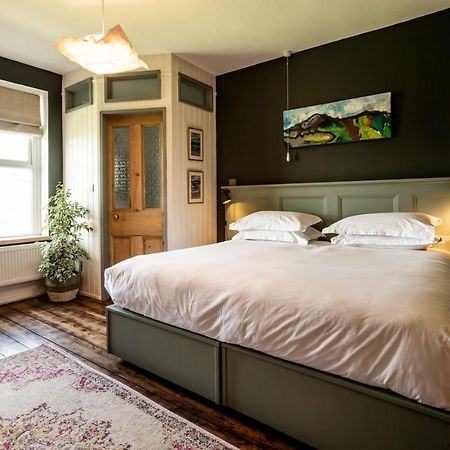 Bed and Breakfast The Old Vicarage Moylgrove Екстер'єр фото