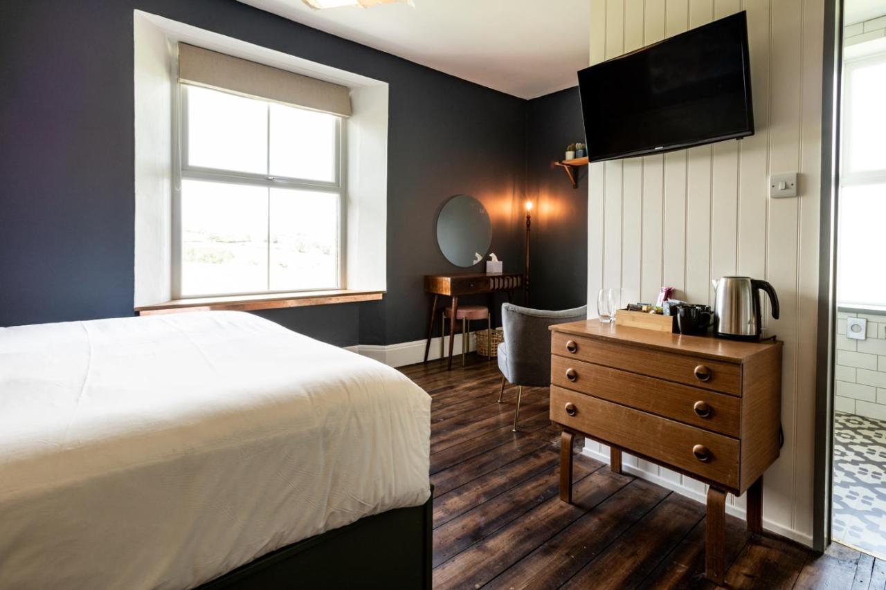 Bed and Breakfast The Old Vicarage Moylgrove Екстер'єр фото