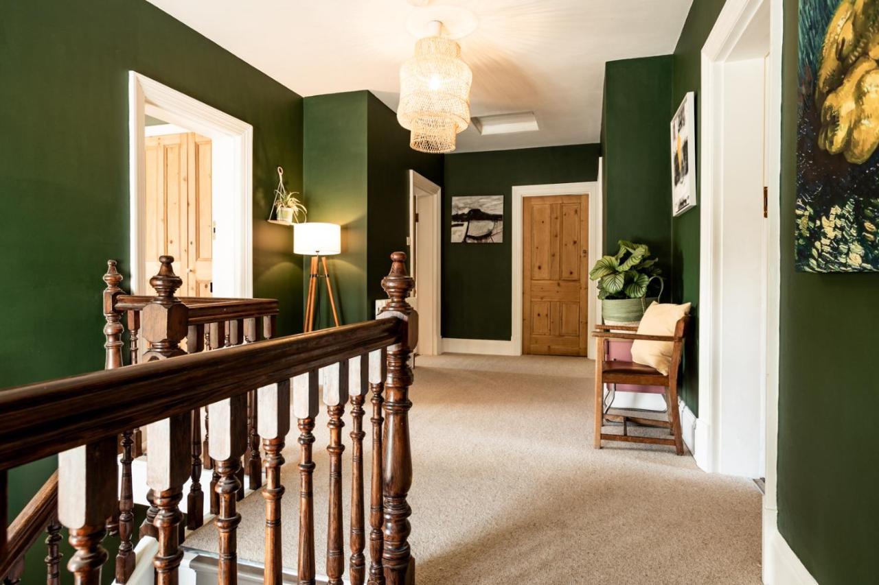 Bed and Breakfast The Old Vicarage Moylgrove Екстер'єр фото