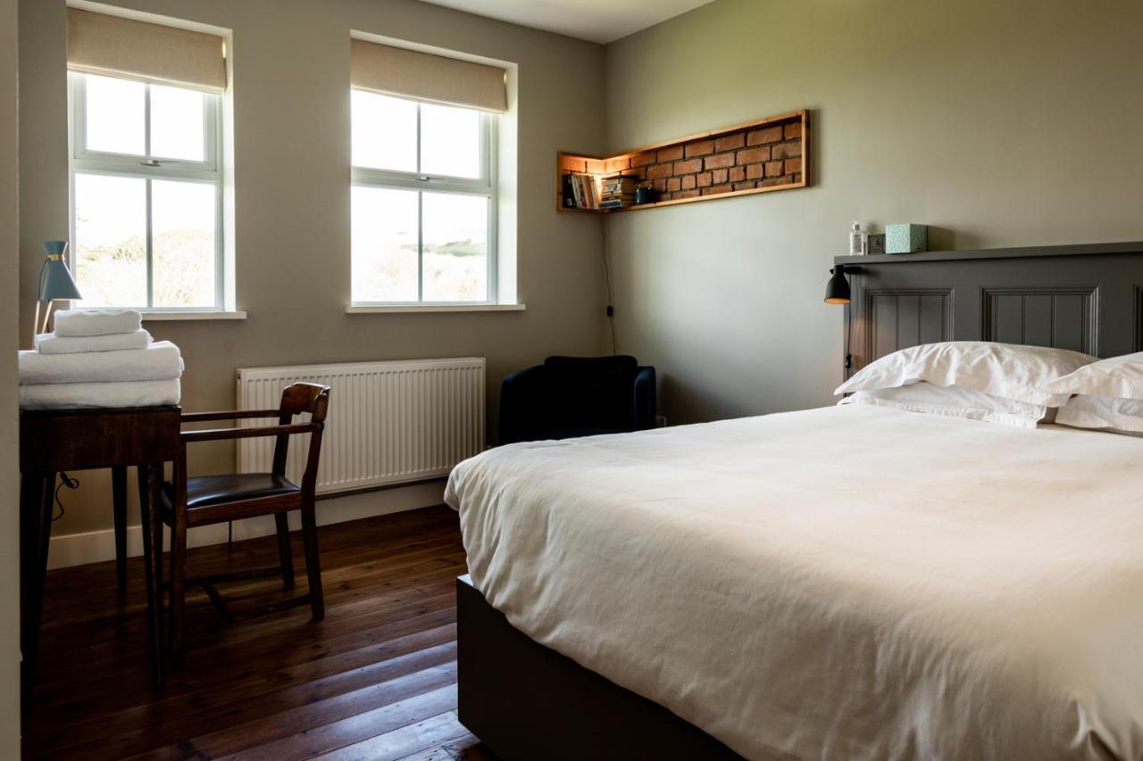 Bed and Breakfast The Old Vicarage Moylgrove Екстер'єр фото